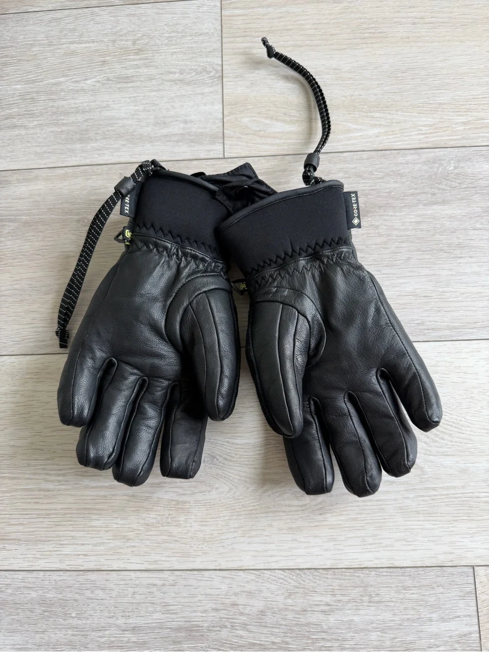 Burton Women's Gore-Tex Gondy Gloves size medium
